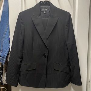 Women’s suit